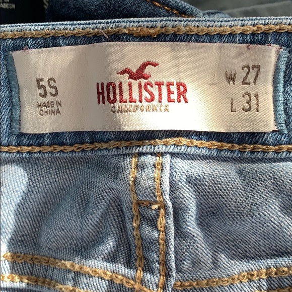 Medium Wash Ripped Hollister Skinny Jeans - Picture 4 of 5